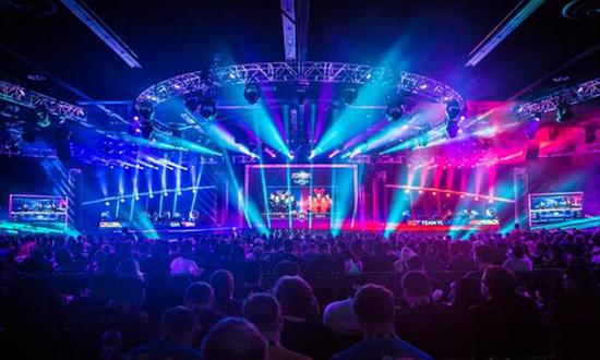 撞更具冲击 撞更具冲击